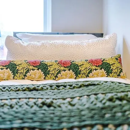 Salford Sanctuary 5 Bed House