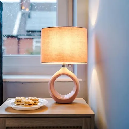 5 Bed Salford Sanctuary Retreat