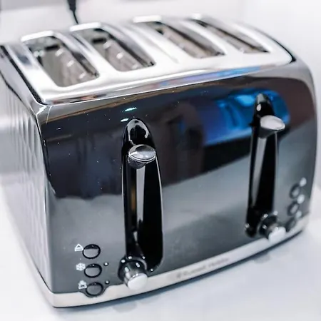 5 Bed Salford Sanctuary Retreat Mánchester