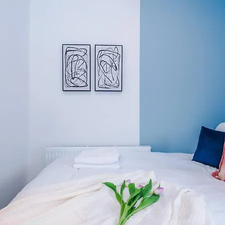 5 Bed Salford Sanctuary Retreat Manchester
