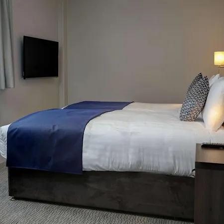 Trafford Hall Manchester, Trademark Collection By Wyndham Отель 3*