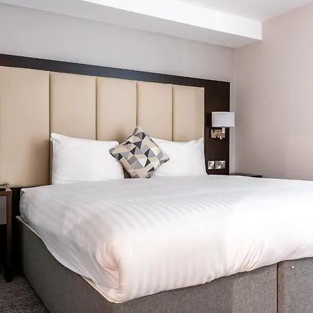Hotel Trafford Hall Manchester, Trademark Collection By Wyndham 3*