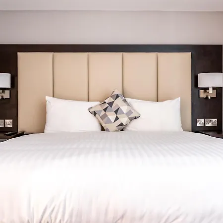 Hotel Trafford Hall Manchester, Trademark Collection By Wyndham 3*