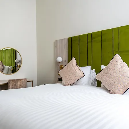 Hotel Trafford Hall Manchester, Trademark Collection By Wyndham 3*