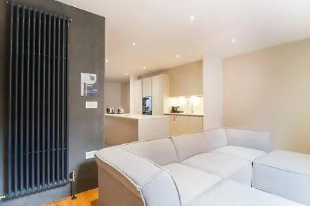 Townhaus West By The Heim Residences 펜션 *