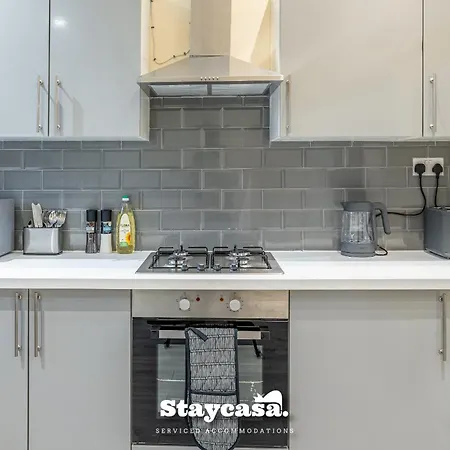 Ferienhaus Urban Comfort 4-bed House - Free Wi-fi & Parking
