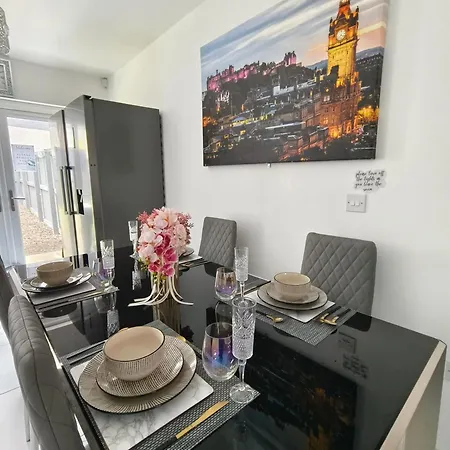 Shared House - 10 Mins From Piccadilly Station/man Uni/o2 Apollo Habitación en casa particular Mánchester