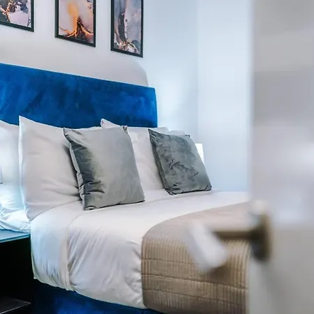 Family,contractors & Monthly Deals! By Dreamluxe Apartment *