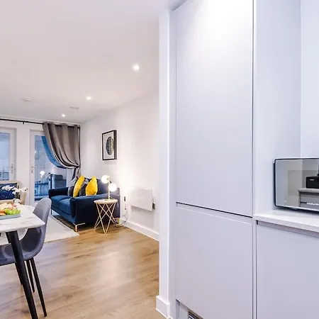 Apartment Family,contractors & Monthly Deals! By Dreamluxe