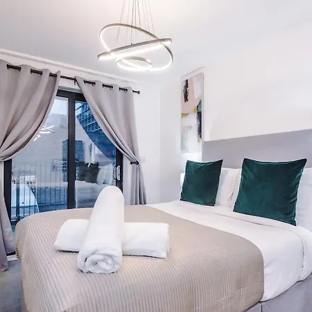 Family,contractors & Monthly Deals! By Dreamluxe