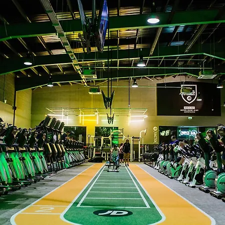 Апартаменты Mcr 1br Getaway With Rooftop Access & Prime Location Манчестер