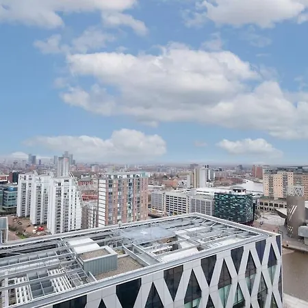 Stunning Media 2bed, Balcony With Amazing Views, Free Wi-fi, Great Transport Links, Long Term Disc * Манчестер