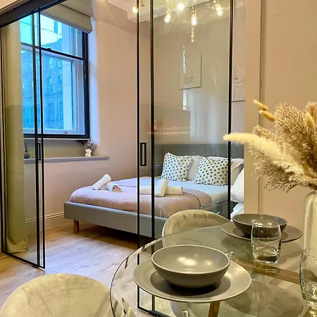 Stunning 2 Bed In Greater Manchester