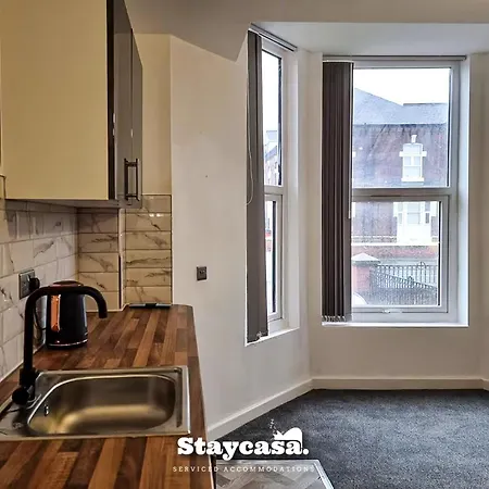 Delightful Spacious Haven With Large Driveway * מנצ'סטר