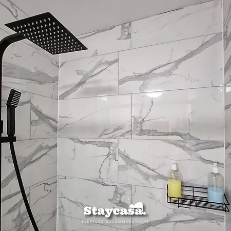 Delightful Spacious Haven With Large Driveway Holiday home