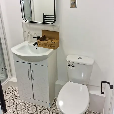 Delightful Spacious Haven With Large Driveway * מנצ'סטר