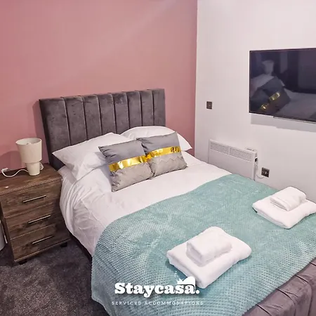 Delightful Spacious Haven With Large Driveway בית נופש