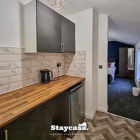 Holiday home Delightful Spacious Haven With Large Driveway