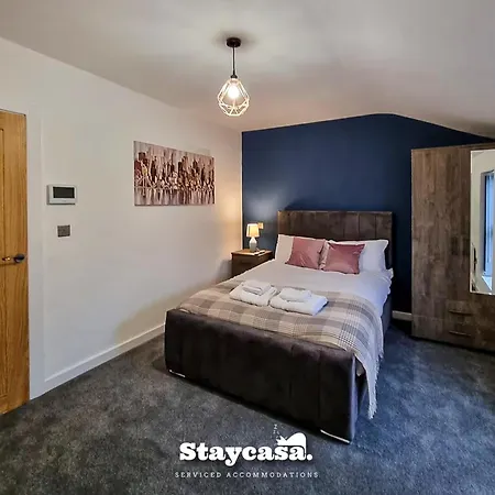 Delightful Spacious Haven With Large Driveway