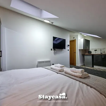 Delightful Spacious Haven With Large Driveway מנצ'סטר