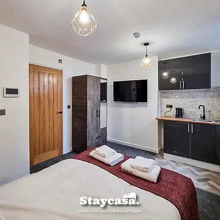 Holiday home Delightful Spacious Haven With Large Driveway *