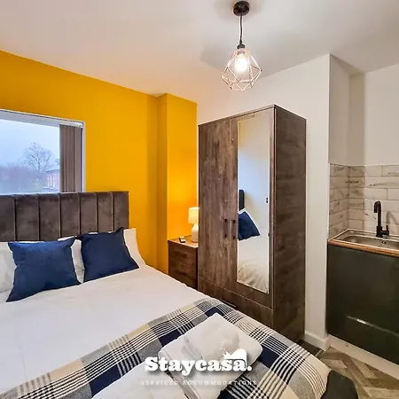 Delightful Spacious Haven With Large Driveway בית נופש *