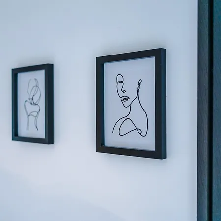 Athena Suite: Mdn 2bd W/ Roof Terrace Appartement *