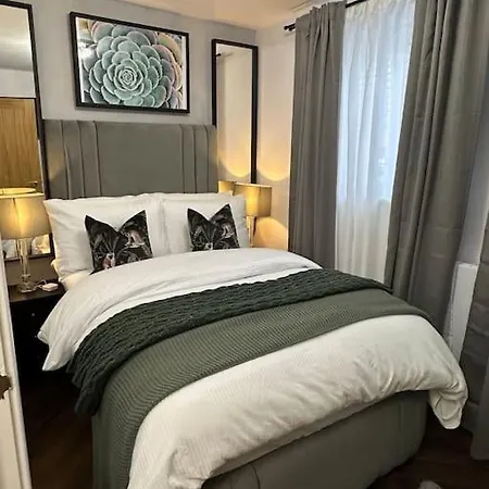 Ground Floor 3 Bed Mcr