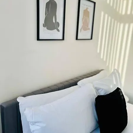 Old Trafford: Self-serviced One Bedroom 曼彻斯特