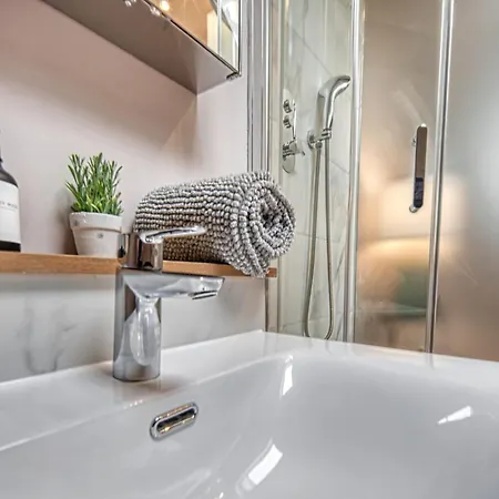 דירה Centre 3 Bedroom #41 *