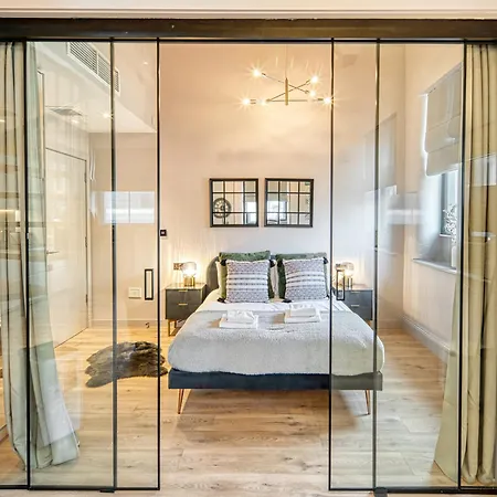 דירה Centre 3 Bedroom #41