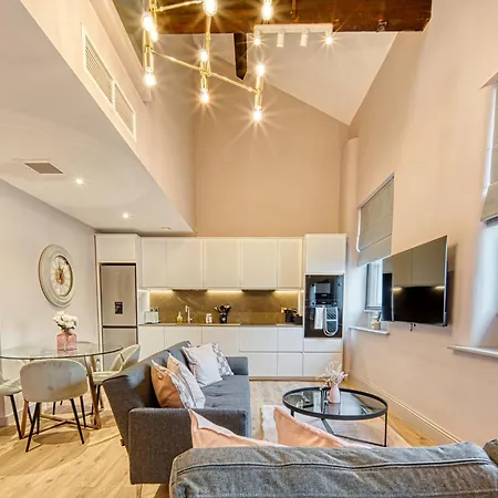 Funky 3 Bedroom In Chinatown!