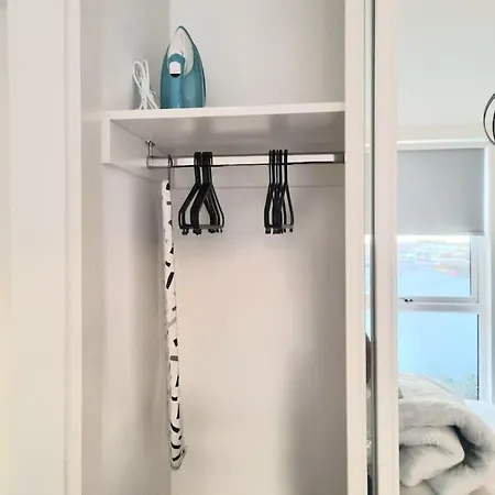 Mcr 1br Getaway With Rooftop Access & Prime Location *