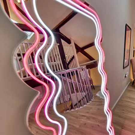 Centre 3 Bedroom Funky Apartment! #42 アパート マンチェスター