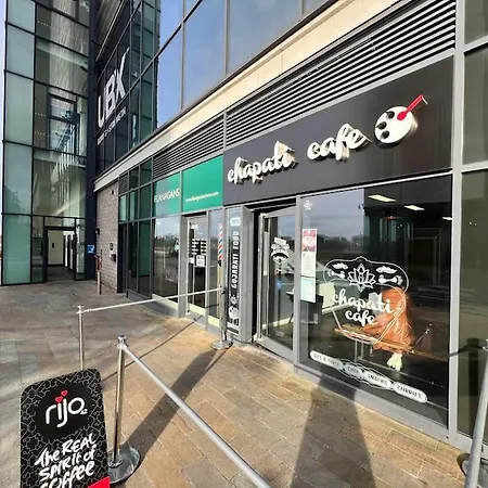 Apartman Spacious 2 Bedroom Flat Stunning Waterside View Manchester