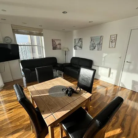Spacious 2 Bedroom Flat Stunning Waterside View 아파트