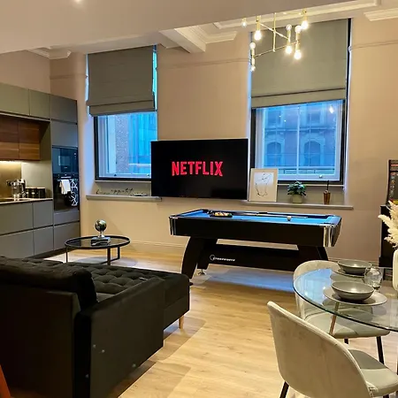 Stunning 2 Bed In Greater Manchester