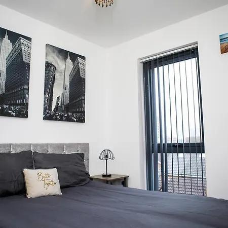 Stylish Two-bedroom Salford Quays Lägenhet *