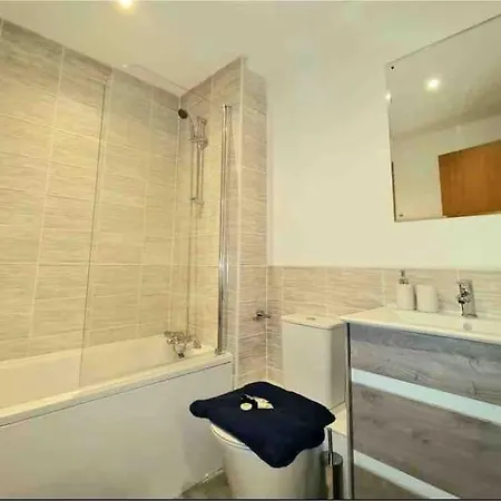 2bed Salford Mcr * مانشستر