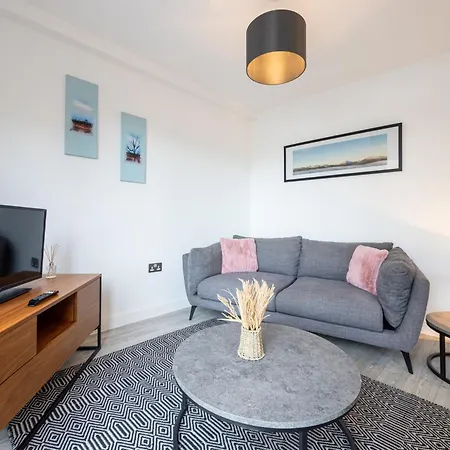 5mins Jd Gym Supermarket Retail M60 Centre Salford Queys Media *