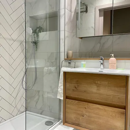 Stunning 2 Bed In Greater * Manchester