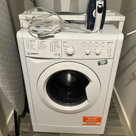 Adelphi Wharf By Beehosting *