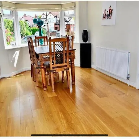 Beautiful House In Didsbury