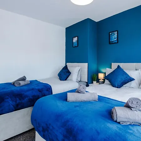 Holiday home Spacious 3 Bedroom House Close To Etihad Manchester