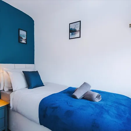 Holiday home Spacious 3 Bedroom House Close To Etihad Manchester