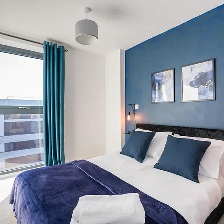 Morden 2 Bed - Old Trafford *