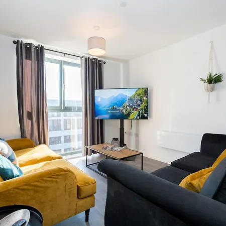 Apartment Morden 2 Bed - Old Trafford *