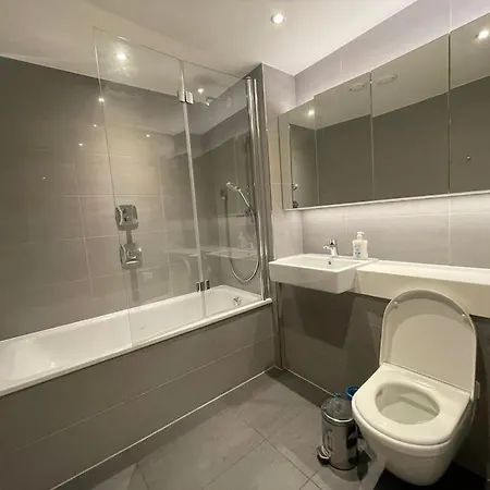 Incredible 2bedroom Free Parking Appartamento *