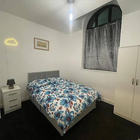Modern 2 Bed In Salford Manchester