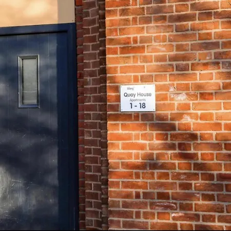 Modern 2 Bed In Salford